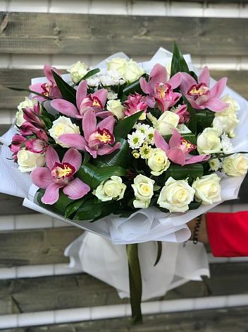 Букет цветов из: Розы и Хризантемы в Осеево