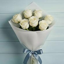 Букет 7 Белых роз Эдлесс Лав в Осеево