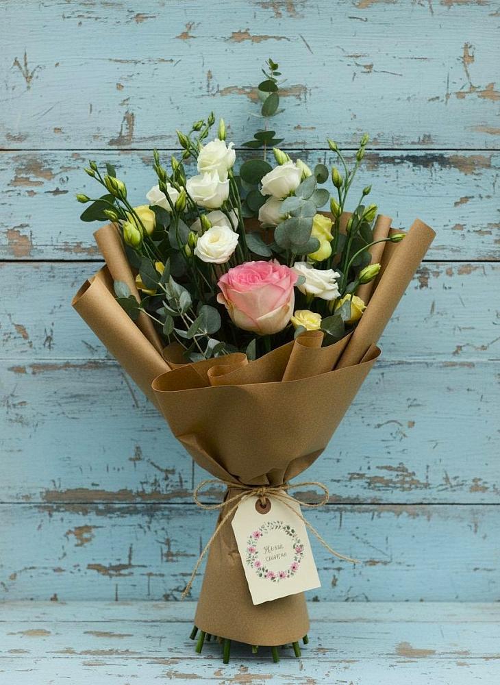 Букет цветов из: Розы и Лизиантусы в Осеево