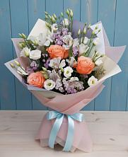 Букет цветов из:  Лизиантусы, Розы, Альстромерии и Гипсофила в Осеево