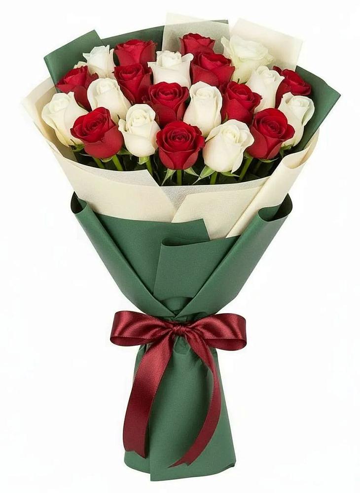 Букет Микс из красных и белых роз в Осеево