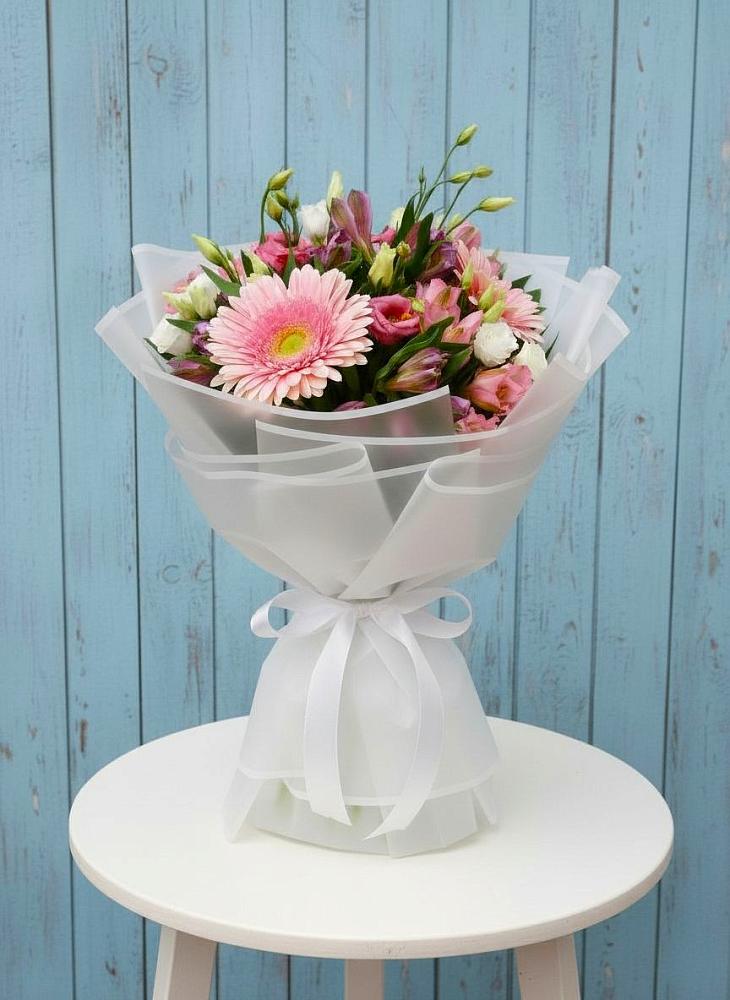 Букет цветов из: Герберы, Альстромерии и Лизиантусы в Осеево