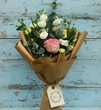 Букет цветов из:  Розы и Лизиантусы в Осеево