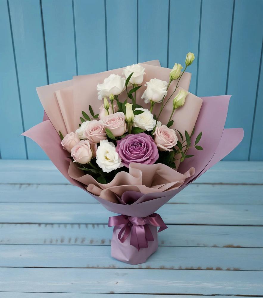 Букет цветов из: Розы и Лизиантусы в Осеево